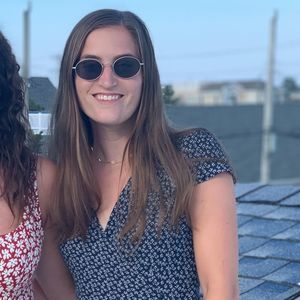 Meet your Posher, Emily